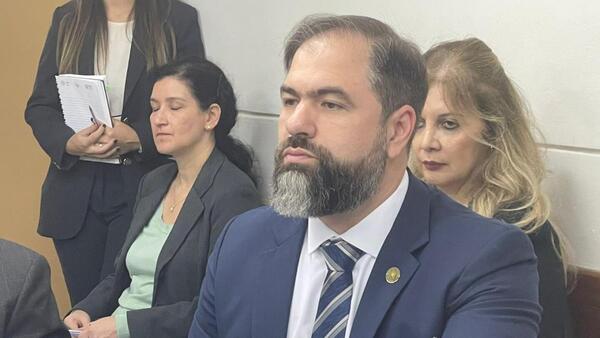 Complicidad de guardiacárceles permitió al Clan Rotela tomar penal de Emboscada, dice ministro de Justicia