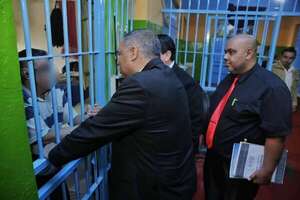 Defensa Pública: verifican situación de  Penitenciaría Regional de Encarnación - Nacionales - ABC Color