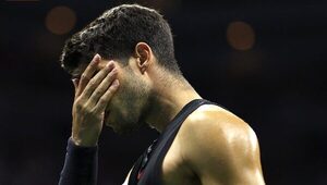 Versus / Carlos Alcaraz se estrella en el US Open en su peor derrota en Grand Slams