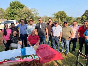 Tiki González reagrupa a dirigentes de base de Colorado Añetete del Alto Paraná | DIARIO PRIMERA PLANA