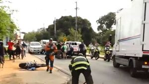 Una joven motociclista muere al chocar por un camión en San Lorenzo