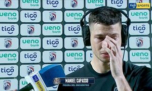 Las lágrimas de Capasso al recordar una historia similar a la de Juan Izquierdo