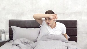 “Estaba reka’úre y desperté con un socio en mi cama sin nada de ropa”
