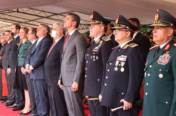 En el Día del Policía, ministro del Interior resaltó nuevos beneficios sociales, pero seguridad sigue faltando - Policiales - ABC Color