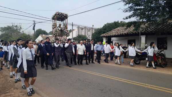Con procesión, festival y asado conmemoran Día de Santa Rosa de Lima en Misiones