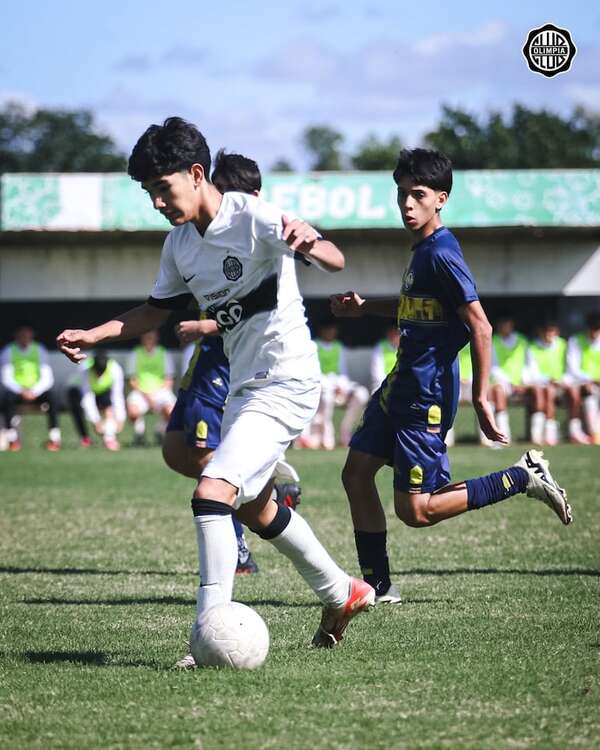 Olimpia sigue firme en la Sub 14 - Fútbol - ABC Color