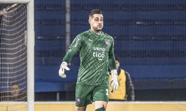 Jean Fernandes le bajó el guaraní y causó furor