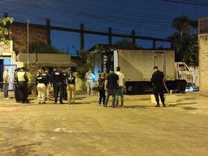 Asaltantes robaron un camión de encomiendas y lo abandonaron sin llevarse nada - Policiales - ABC Color