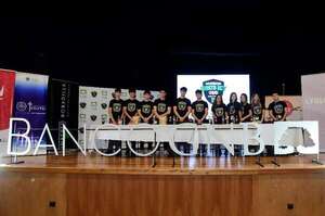 GNB fue presentador de intercolegial - Empresariales - ABC Color