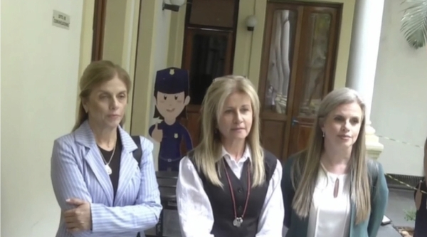 Reunión con Riera deja frustración e impotencia en hijas de Óscar Denis
