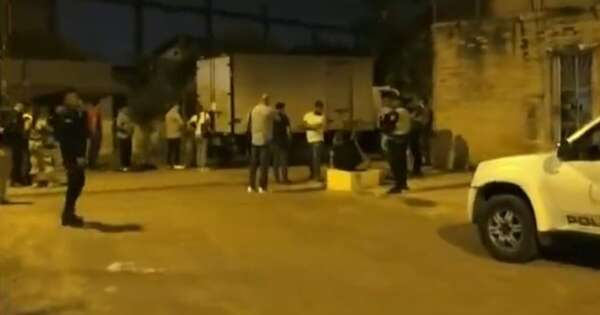 La Nación / Delincuentes encapuchados asaltaron a un camionero en Asunción