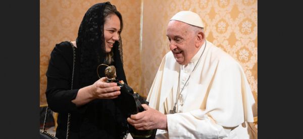 Papa Francisco recibe cartas credenciales de embajadora paraguaya - ADN Digital