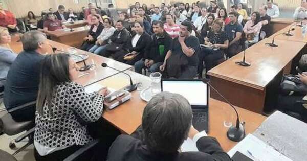 La Nación / Buscan titular escuelas centenarias de Cordillera