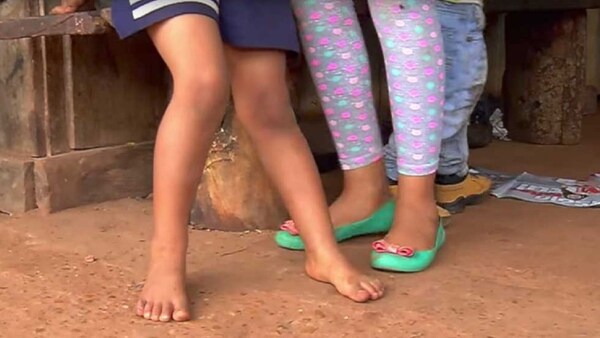 Hombre de 70 años es detenido e imputado por el abuso de sus tres nietas - Noticiero Paraguay