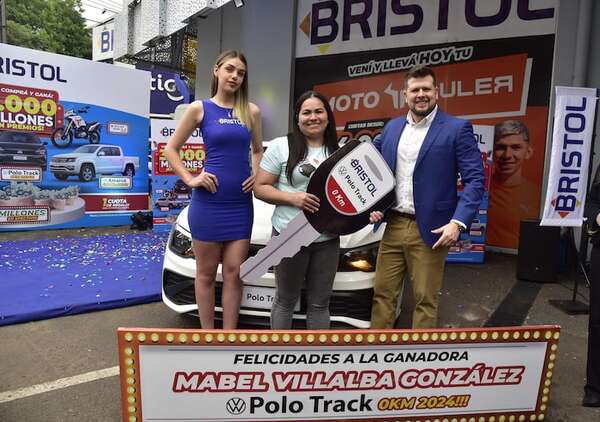 Ganadora de Bristol recibió su auto 0km - Sociales - ABC Color