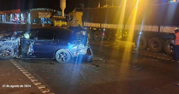 Diario HOY | Colisión con la parte trasera de un camión deja dos heridos
