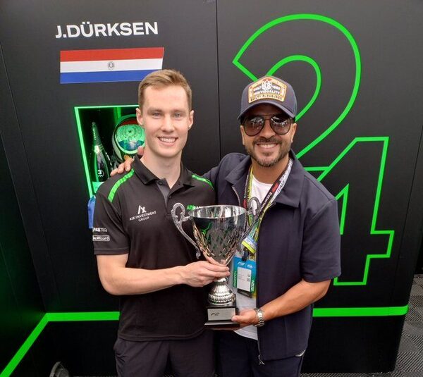 Luis Fonsi felicitó a Joshua Duerksen por su podio en Monza, Italia