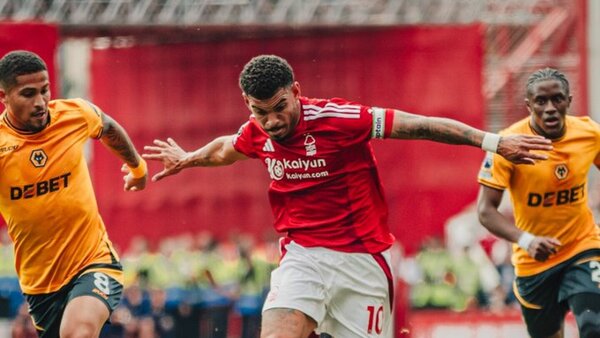 Nottingham Forest de Ramón Sosa iguala ante el Wolves