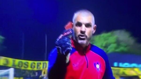 Versus / Incidentada previa del Guaraní vs. Cerro Porteño en Dos Bocas