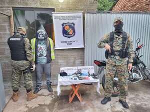 Detuvieron a un hombre e incautaron presuntas sustancias y un arma de fuego en Puerto Pabla  - Nacionales - ABC Color