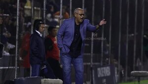 Versus / "Chiqui" Arce le dio con todo a Manolo Jiménez: "Hova'atã"