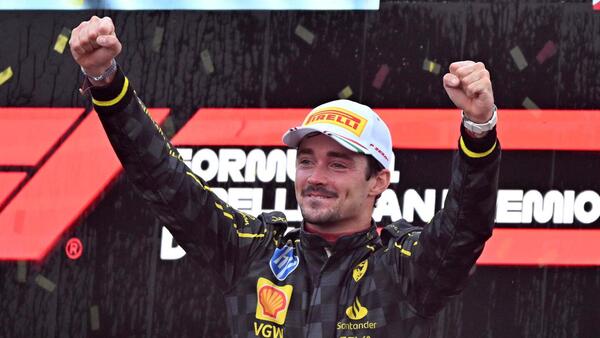 Leclerc gana en Monza por delante de los McLaren y de Sainz