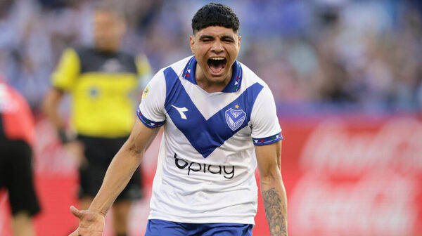 Claudio Aquino: “No voy a ejecutar la cláusula, estoy bien en Vélez”