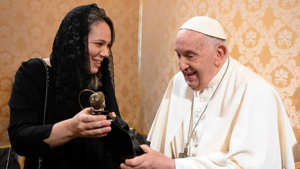 Embajadora Romina Taboada presentó sus cartas credenciales al Papa Francisco