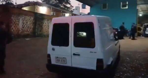 La Nación / Ciudad del Este: hombres encapuchados y armados asaltaron local de encomiendas