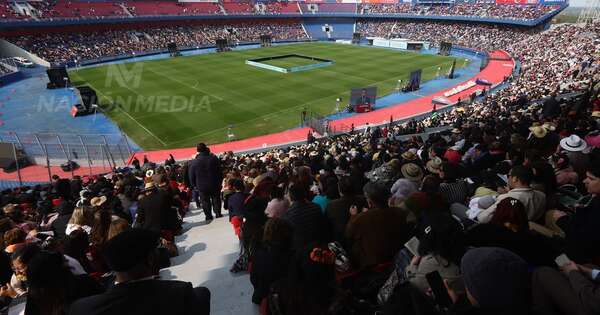 La Nación / Asamblea de Testigos de Jehová cerró hoy con una participación masiva