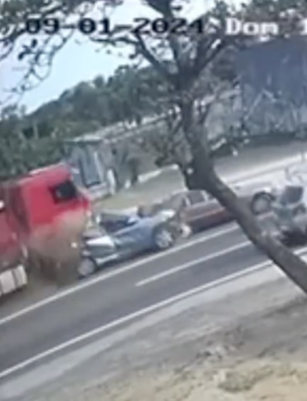 [VIDEO] Circuito cerrado muestra cómo fue el accidente en Pedrozo