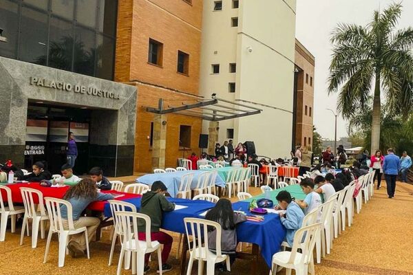 Niños y niñas participaron de concurso de Dibujo Jurídico en Concepción