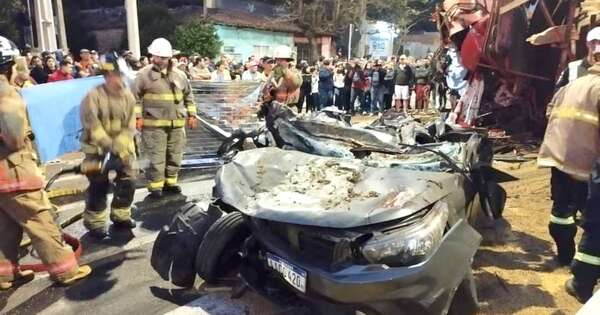 La Nación / Varios fallecidos en un trágico accidente en la zona de Pedrozo
