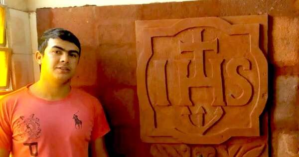 La Nación / Joven de Misiones realiza obras en piedra, un oficio familiar