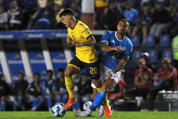 Cruz Azul viene de atrás para golear al América en el fútbol mexicano - Fútbol Internacional - ABC Color