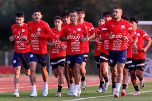 Alfaro, con lista completa para enfrentar a Uruguay y Brasil por Eliminatorias - trece