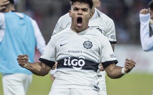 Olimpia se aleja en lo alto del Clausura
