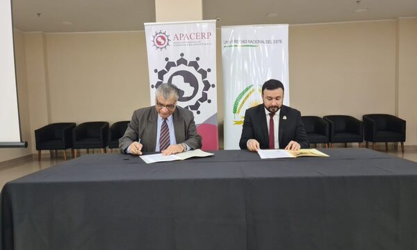 UNE firmó convenio con Asociación de Ceremonial y Relaciones Públicas