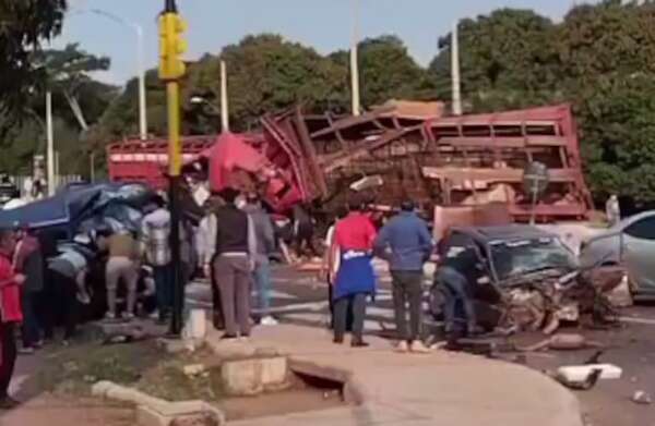 Buscan solución inmediata y definitiva para evitar más accidentes en Pedrozo - Nacionales - ABC Color