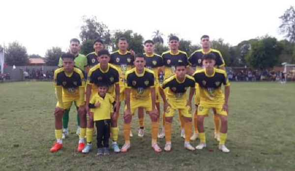 Capellan Benicio Britos, flamante nuevo monarca del fútbol sanjosiano - Noticiero Paraguay