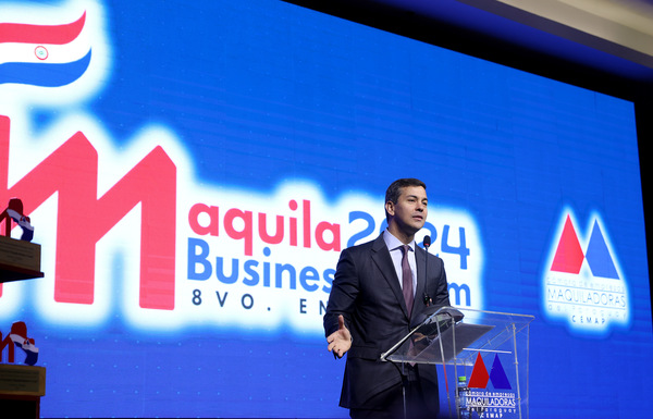 Santiago Peña celebra el impulso de la maquila y declara el 29 de abril como su día nacional - El Trueno