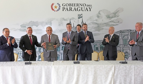 Ejecutivo presenta proyecto de lucha contra la corrupción que reúne a poderes del Estado, Contraloría y Fiscalía