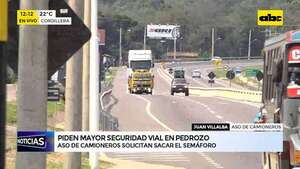Pedrozo: gremio de camioneros exigen que semáforo sea retirado   - ABC Noticias - ABC Color