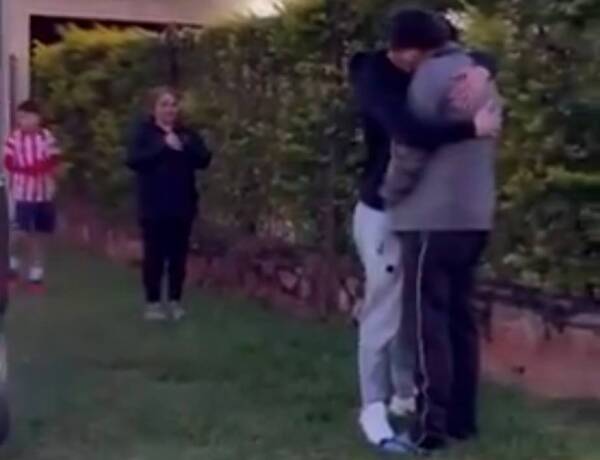 [VIDEO] El regalo de un pelotero de Cerro que llenó de emoción a su papá