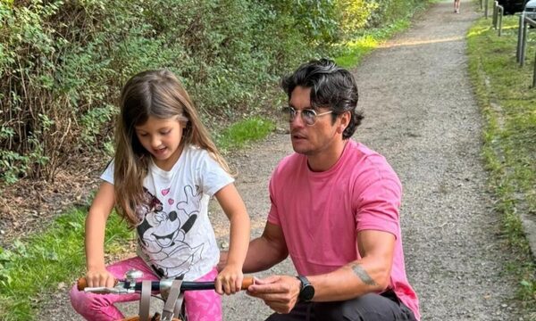 Haedo Valdéz enseñó a su pequeña hija a usar la bici: “Un día para el recuerdo”