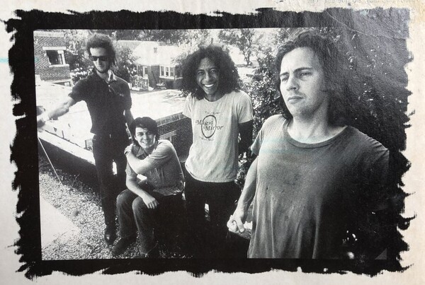 Guaranizando a Dead Kennedy’s, Liz Phair y Flaming Lips - El Trueno