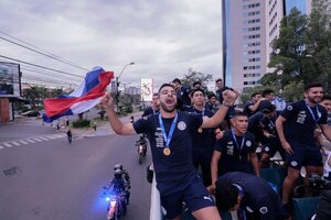 Versus / Leonardo Daniel Rivas recibe el llamado de Gustavo Alfaro