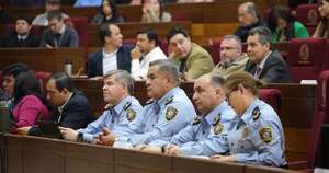 La Nación / Comandante afirma que hay más de 600 sumarios a policías vinculados en casos de narcotráfico