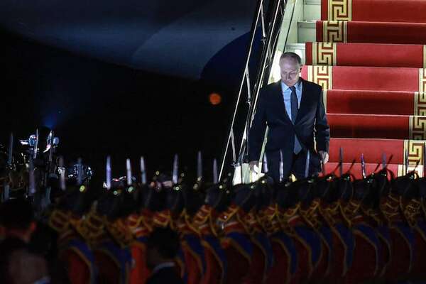 Putin aterriza en Mongolia pese a la amenaza de arresto por la Corte Penal Internacional - Mundo - ABC Color