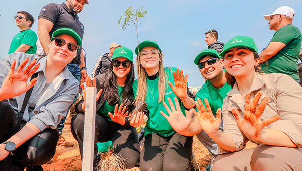 Por un país más verde: plantaron más de 1.000 árboles nativos en la Costanera Sur